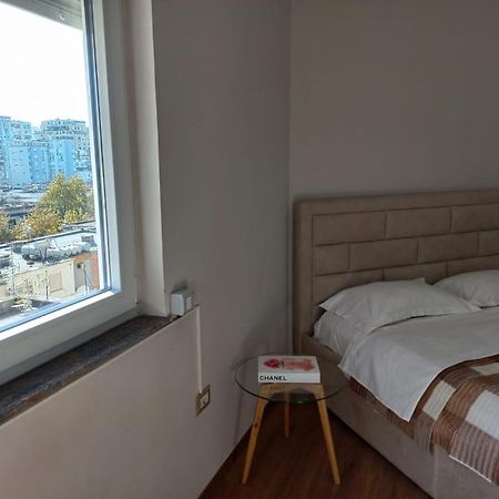 Penthouse Rooms & Aparts Tirana Bagian luar foto