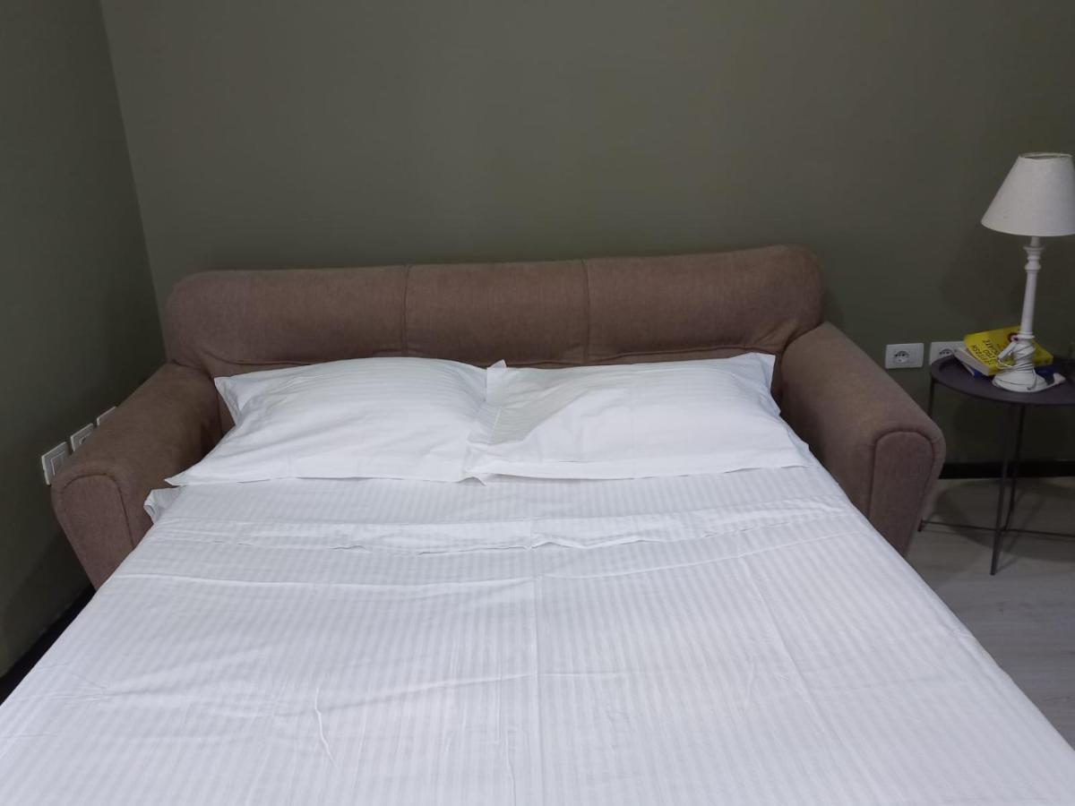 Penthouse Rooms & Aparts Tirana Bagian luar foto