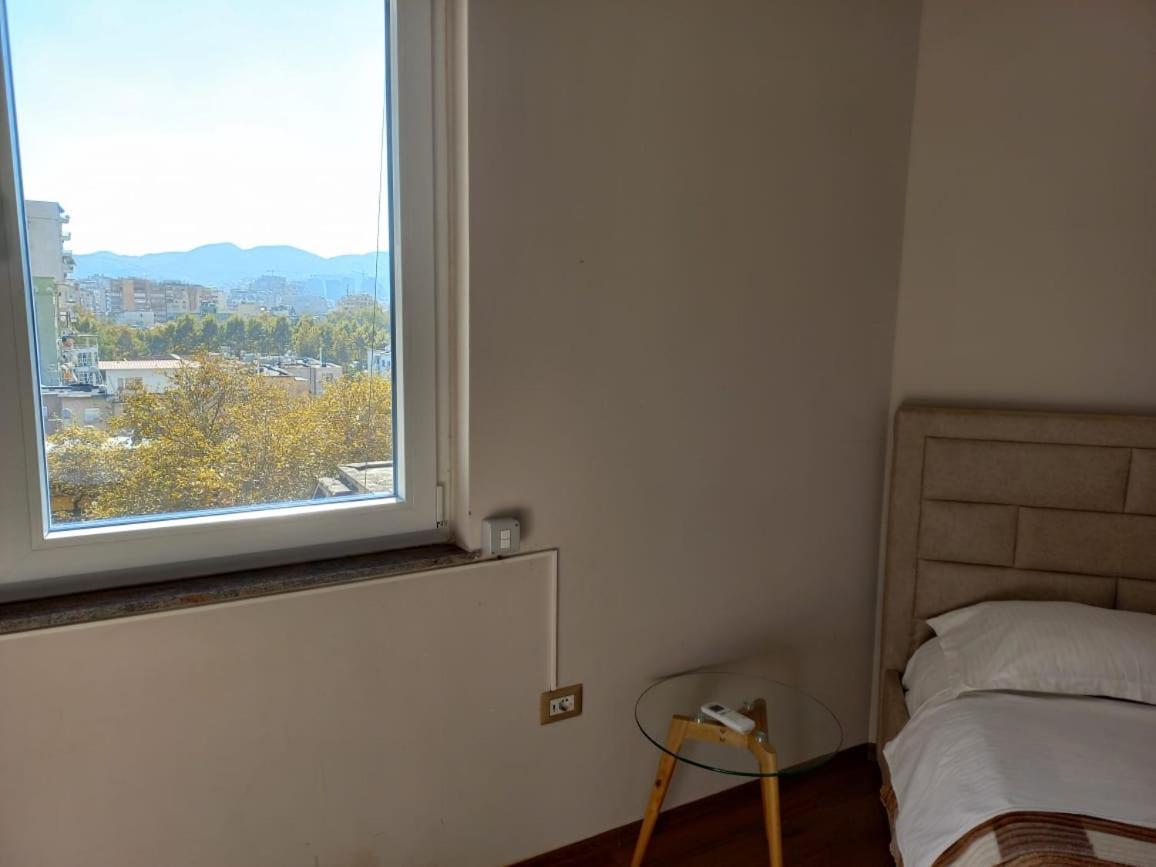 Penthouse Rooms & Aparts Tirana Bagian luar foto